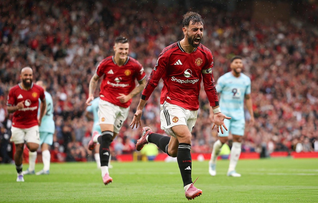 Man Utd nhọc nhằn hạ Burnley nhờ quả phạt đền ở phút bù giờ - 1 Man Utd nhọc nhằn hạ Burnley nhờ quả phạt đền ở phút bù giờ - 1