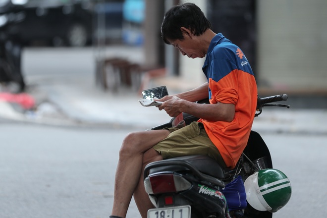 Nhiều người Hà Nội đang quá chủ quan trước dịch Covid-19 - 4 Nhiều người Hà Nội đang quá chủ quan trước dịch Covid-19 - 4