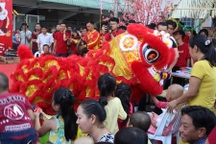 Bệnh nhi ung thư đón tết sớm ở nơi điều trị