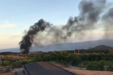 Trực thăng quân sự Mỹ bốc cháy “ngùn ngụt” ở Nhật Bản