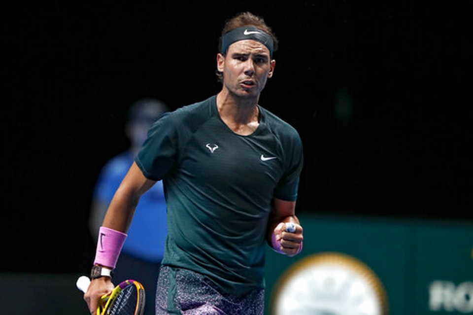 ATP Finals: Đánh bại Tsitsipas, Nadal vào bán kết - 1 ATP Finals: Đánh bại Tsitsipas, Nadal vào bán kết - 1