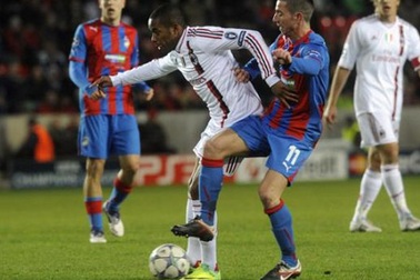 Milan tuột mất chiến thắng trước Viktoria Plzen trong phút bù giờ