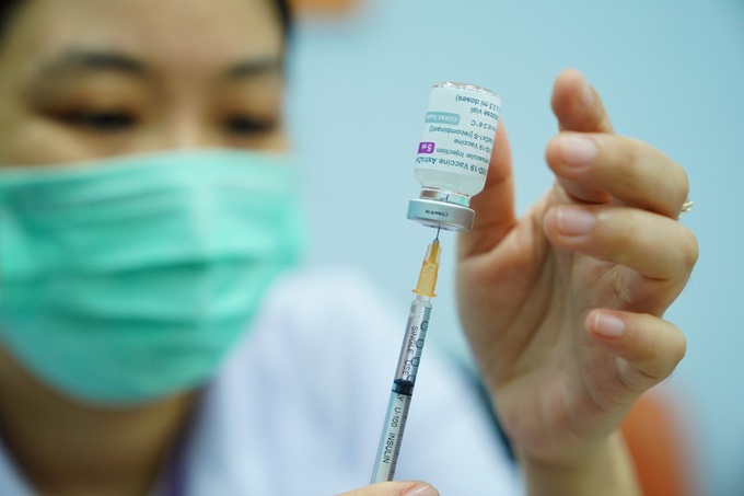 Hôm nay (19/6), TP Hồ Chí Minh bắt đầu đợt tiêm chủng vaccine COVID-19 lớn nhất từ trước đến nay - Ảnh 1.