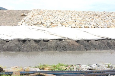 Khắc phục bão bụi ở Nhà máy Nhiệt điện Vĩnh Tân 2