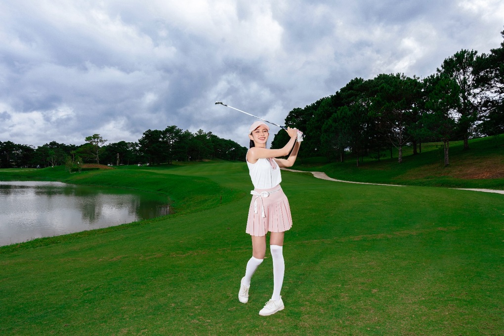 Golf - Bộ môn thu hút nhiều cô gái thời thượng vì lợi ích mang lại - 2 Golf - Bộ môn thu hút nhiều cô gái thời thượng vì lợi ích mang lại - 2
