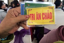 Hàng trăm người dân “sập bẫy” với chiêu trò bán hàng tri ân siêu khuyến mãi