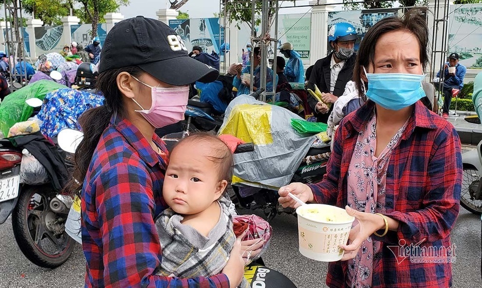 Nhiều địa phương lên kế hoạch lo sinh kế cho người về từ vùng dịch - 3 Nhiều địa phương lên kế hoạch lo sinh kế cho người về từ vùng dịch - 3