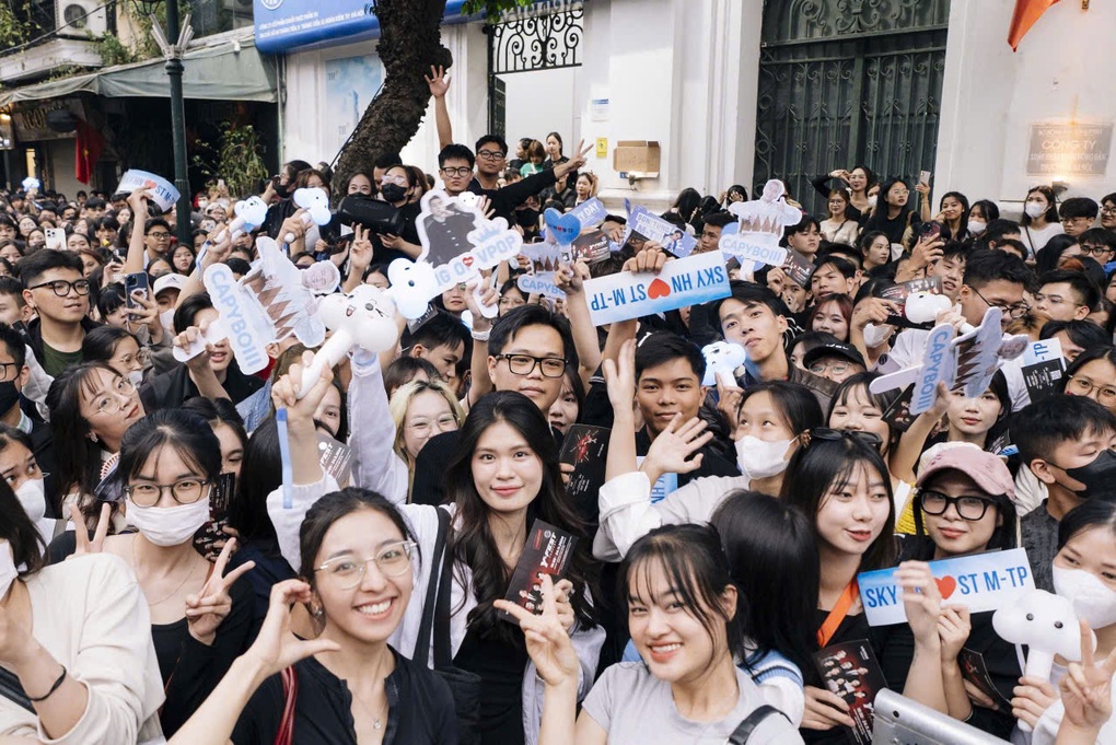 Viettel Y-Fest 2024: Sức hút từ nghệ thuật và công nghệ - 7 Viettel Y-Fest 2024: Sức hút từ nghệ thuật và công nghệ - 7