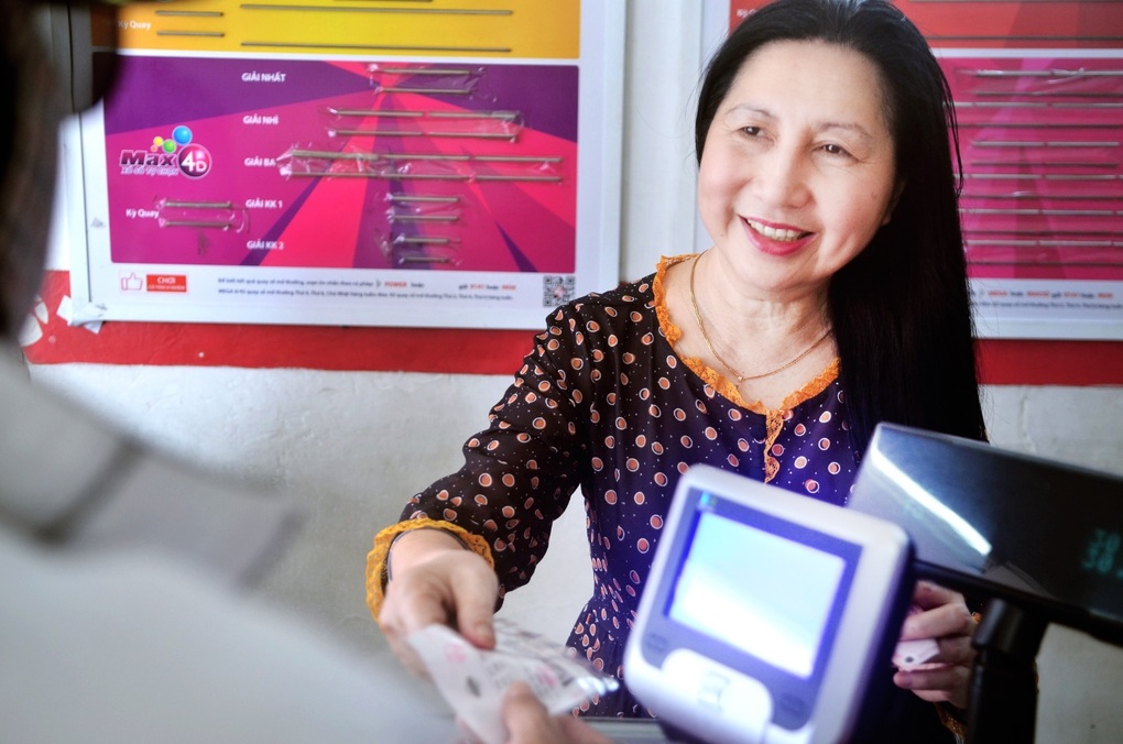 Chủ điểm bán hàng Vietlott: Tôi bán sự may mắn và cả nụ cười - 3 Chủ điểm bán hàng Vietlott: Tôi bán sự may mắn và cả nụ cười - 3
