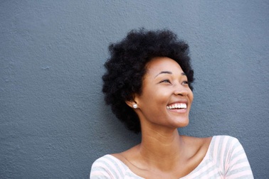 Tại sao tóc lại đổi màu khi bạn già đi?