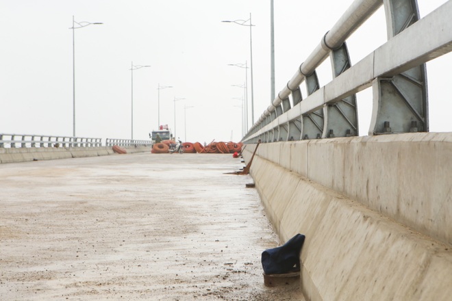 Cận cảnh cây cầu nghìn tỷ vượt sông Ninh Cơ chuẩn bị thông xe - 7 Cận cảnh cây cầu nghìn tỷ vượt sông Ninh Cơ chuẩn bị thông xe - 7