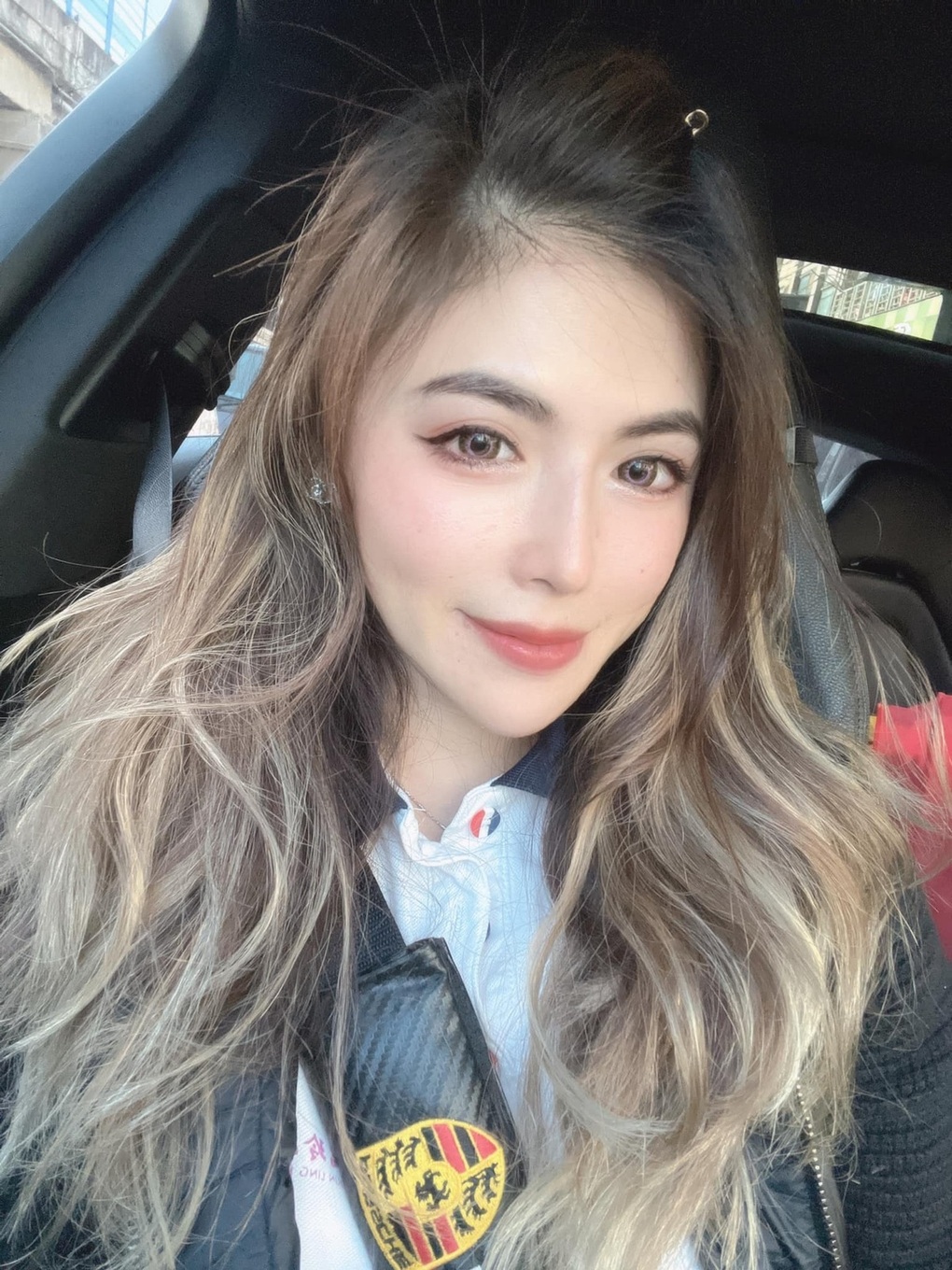 Tiệc rượu có 170 cô gái trẻ tham dự cùng nghệ sĩ và đại gia bị điều tra - 3 Tiệc rượu có 170 cô gái trẻ tham dự cùng nghệ sĩ và đại gia bị điều tra - 3