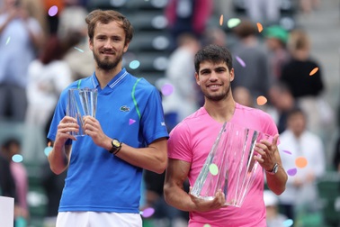Medvedev: "Alcaraz có thể giành 5 danh hiệu Wimbledon"