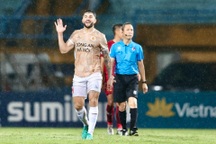 CLB Công an Hà Nội thua Hà Tĩnh trong ngày HLV Polking ra mắt