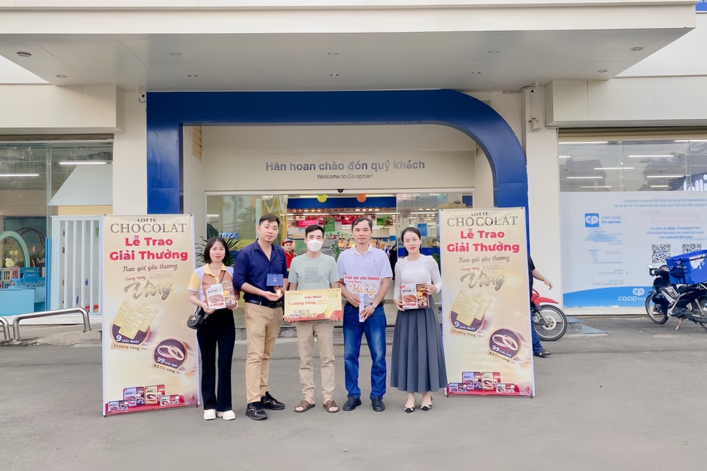 Lotte Chocolate trao thưởng chương trình Trao gửi yêu thương - Trúng ngay lượng vàng - 2 Lotte Chocolate trao thưởng chương trình Trao gửi yêu thương - Trúng ngay lượng vàng - 2