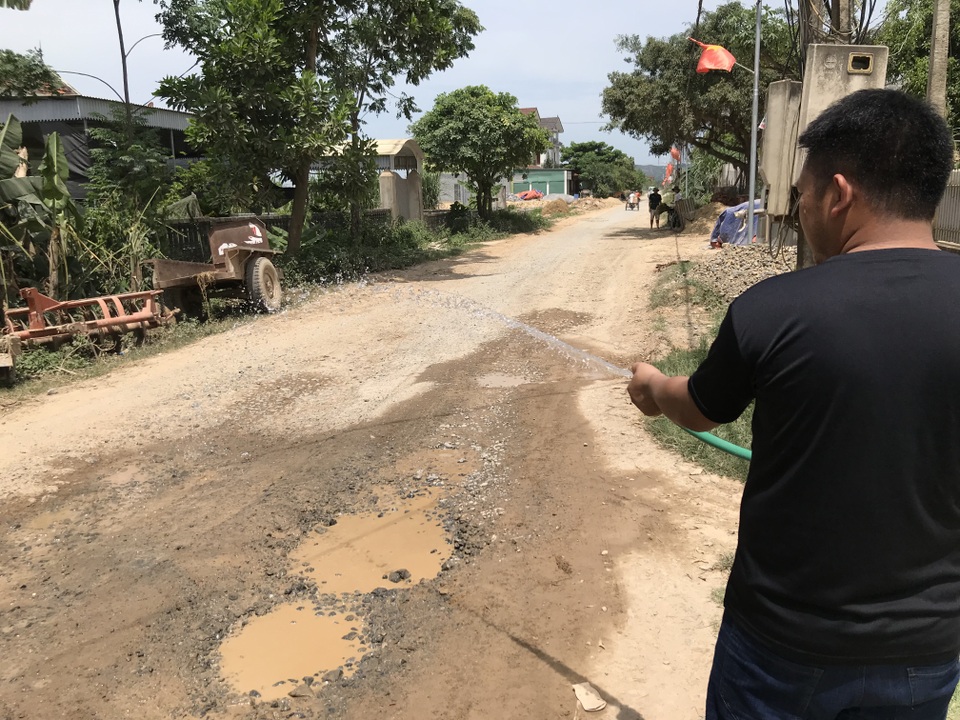 Nghệ An: Tỉnh lộ xuống cấp thê thảm, dân kêu trời không thấu! - 12 Nghệ An: Tỉnh lộ xuống cấp thê thảm, dân kêu trời không thấu! - 12
