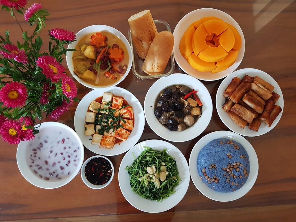 Chiêm ngưỡng những mâm cúng Rằm “đẹp không nỡ ăn” của hội chị em - 6 Chiêm ngưỡng những mâm cúng Rằm “đẹp không nỡ ăn” của hội chị em - 6