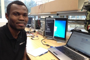 Làm thêm vượt giờ 90 phút, du học sinh xuất sắc bị trục xuất về nước