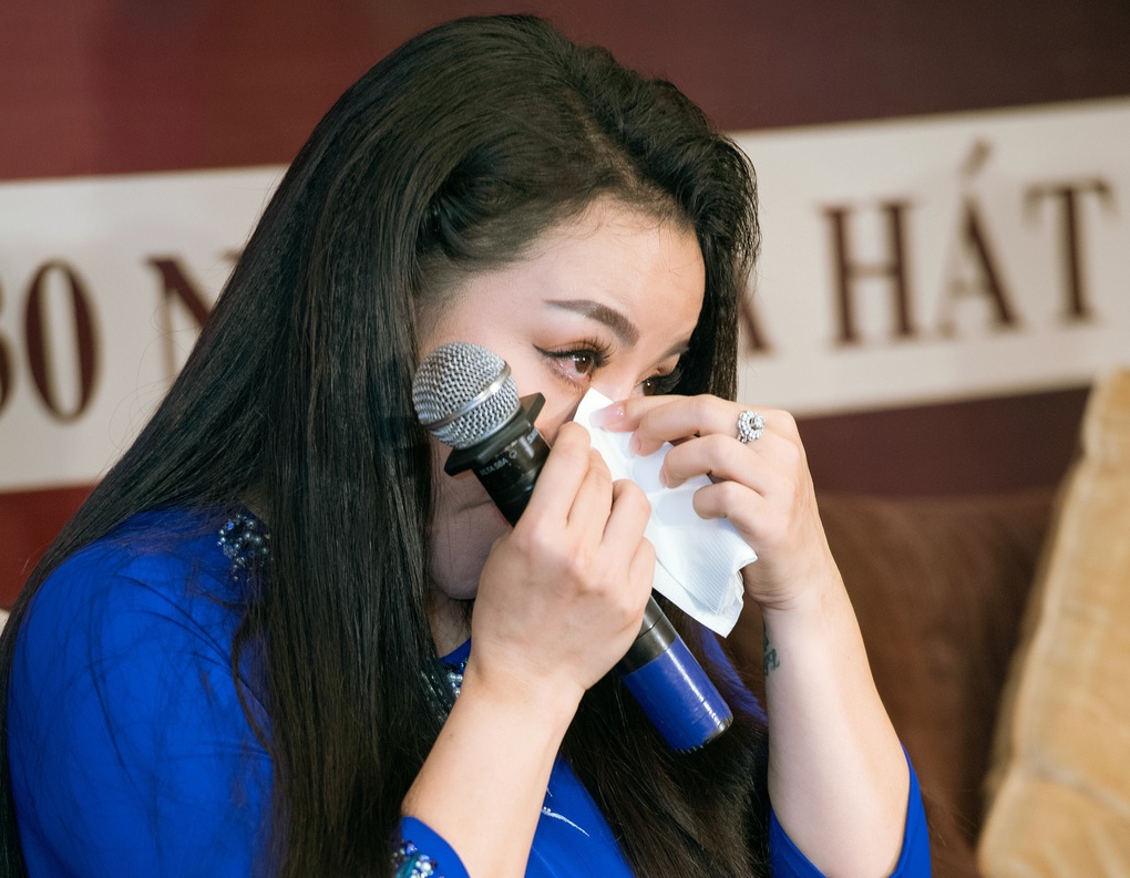 NSƯT Tố Nga bật khóc, nhớ lại thời NSND Quang Vinh đưa tiền lúc khó khăn - 2 NSƯT Tố Nga bật khóc, nhớ lại thời NSND Quang Vinh đưa tiền lúc khó khăn - 2