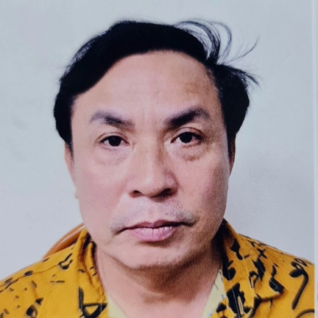 Cảnh sát giải cứu 2 bé gái 15 tuổi bị lừa vào làm tại quán massage đèn mờ - 2 Cảnh sát giải cứu 2 bé gái 15 tuổi bị lừa vào làm tại quán massage đèn mờ - 2