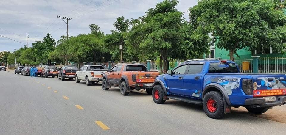 Đoàn xe bán tải vận chuyển miễn phí hàng hóa chống dịch Covid-19 - 9