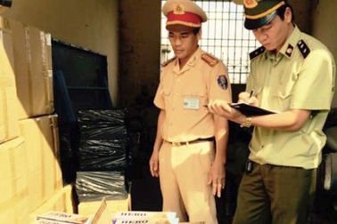 Xe container vận chuyển gần 9.000 bao thuốc lá ngoại nhập lậu