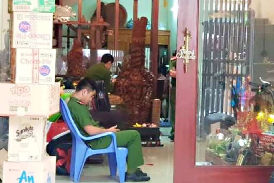 Giám đốc tín dụng đen Toòng Ve trình sổ điều trị tâm thần... hết hạn - 1 Giám đốc tín dụng đen Toòng Ve trình sổ điều trị tâm thần... hết hạn - 1