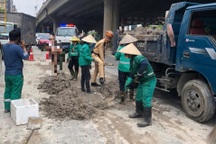 Truy tìm phương tiện làm rơi bùn đất trên đường ở Hà Nội