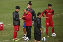 Ba cầu thủ sớm chia tay U23 Việt Nam, Đình Trọng chạy đua với thời gian