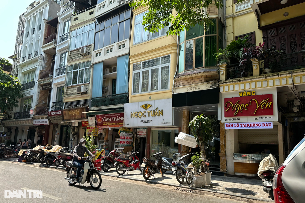 Nhà đất quận Hoàn Kiếm có giá từ vài trăm triệu đồng đến hơn một tỷ đồng/m2 - 3 Nhà đất quận Hoàn Kiếm có giá từ vài trăm triệu đồng đến hơn một tỷ đồng/m2 - 3