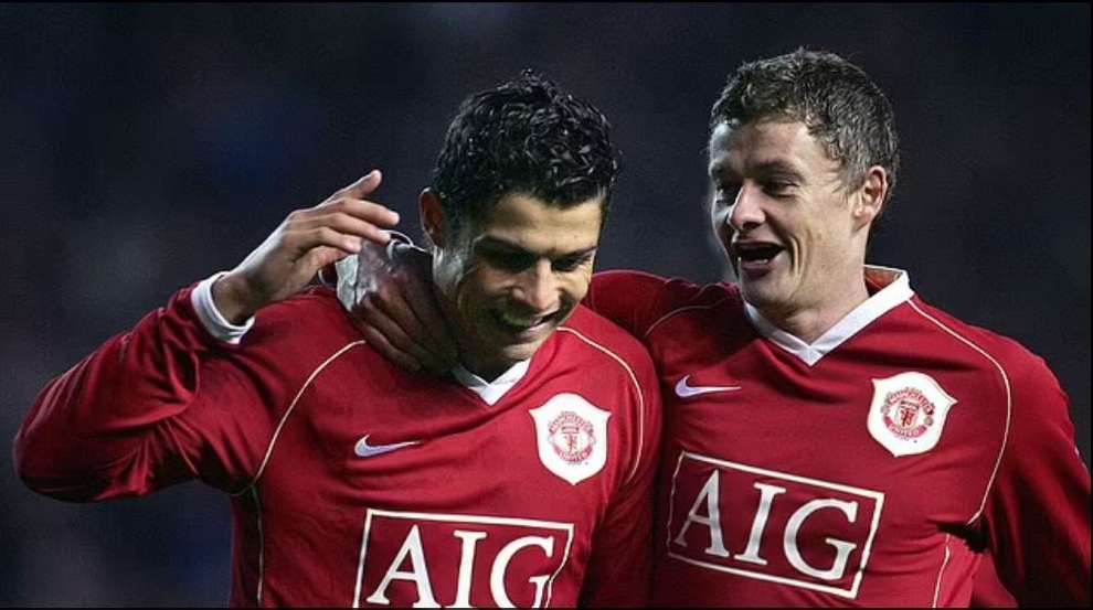 Vì sao Ronaldo bất ngờ từ chối Man City, chọn trở về sân Old Trafford? - 1 Vì sao Ronaldo bất ngờ từ chối Man City, chọn trở về sân Old Trafford? - 1