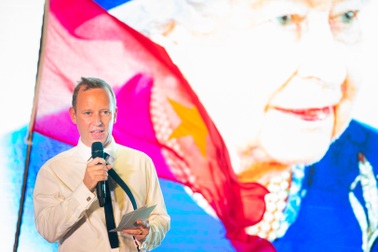 Đại sứ quán Anh tổ chức tiệc sinh nhật thứ 93 của Nữ Hoàng