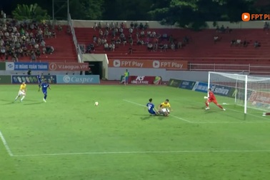 SL Nghệ An thắng trên sân Bình Định