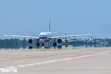 Hàng không Việt chấp chới trên con đường phục hồi "sóng gió"