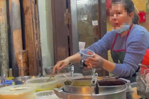 Chửi khách như con là lối ứng xử méo mó, không phải phong cách người Hà Nội