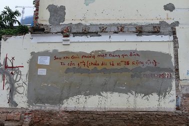 Ai mua "bức tường 1 tỷ đồng"?