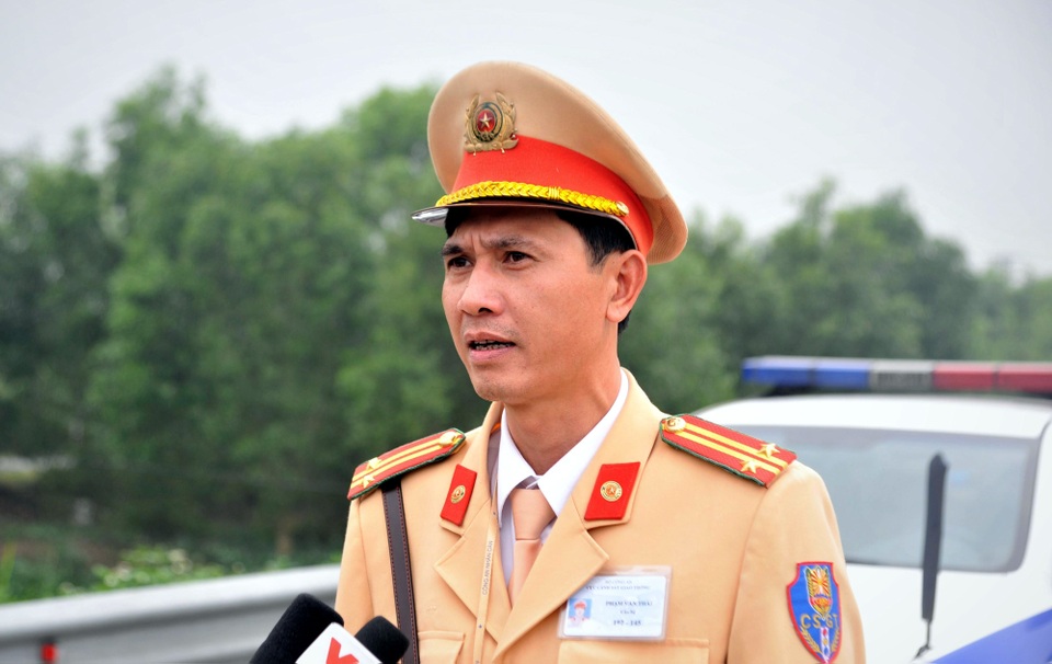 Kiểm tra nồng độ cồn tất cả tài xế điều khiển xe vào cao tốc - 3 Kiểm tra nồng độ cồn tất cả tài xế điều khiển xe vào cao tốc - 3