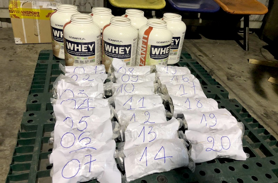 Hơn 5kg cần sa được hút chân không gửi từ Canada về Việt Nam - 2 Hơn 5kg cần sa được hút chân không gửi từ Canada về Việt Nam - 2
