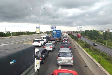 TPHCM muốn làm đường đô thị trong hành lang an toàn của đường cao tốc