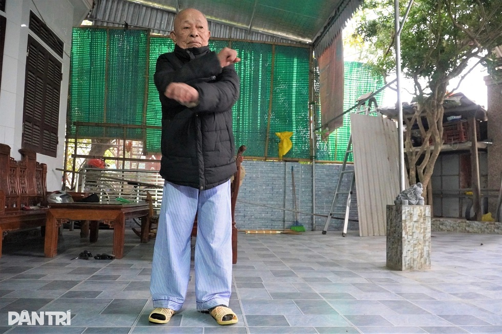 Cụ ông 105 tuổi nghiện một món ăn quen thuộc, là bí quyết trường thọ - 4 Cụ ông 105 tuổi nghiện một món ăn quen thuộc, là bí quyết trường thọ - 4