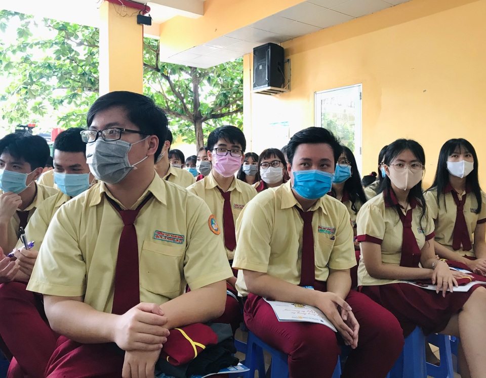 TPHCM ra thông báo khẩn rà soát thí sinh F0, F1, F2 - 1 TPHCM ra thông báo khẩn rà soát thí sinh F0, F1, F2 - 1