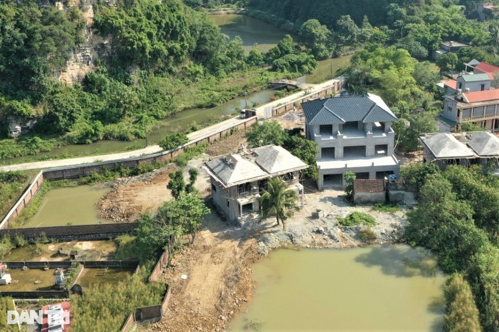 Xây nhà trái phép xâm hại di sản thế giới Tràng An - 3 Xây nhà trái phép xâm hại di sản thế giới Tràng An - 3