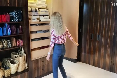 Xem tủ đồ của siêu mẫu Claudia Schiffer