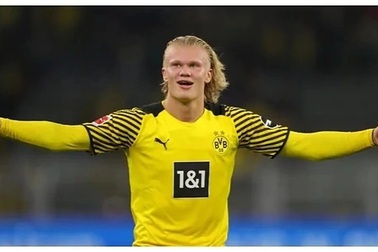 "Sếp lớn" Dortmund đáp trả cực gắt tin đồn PSG chiêu mộ Haaland