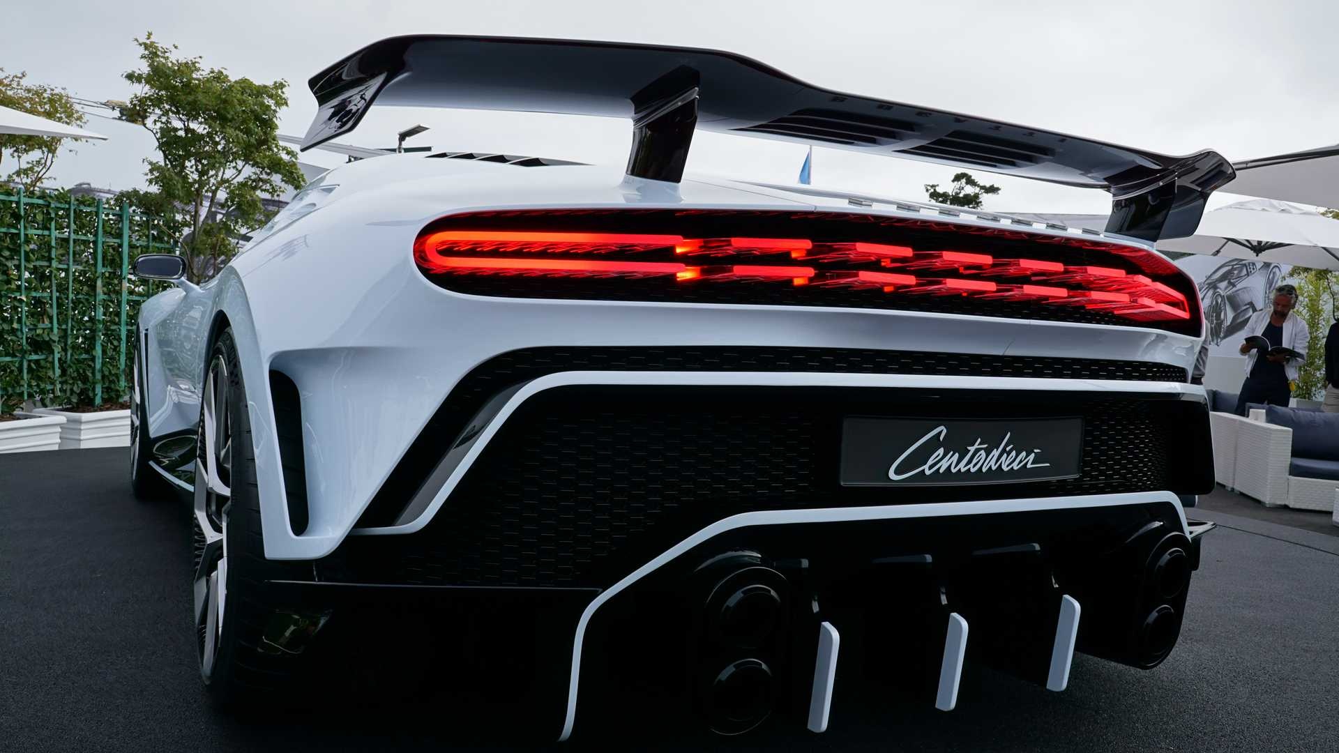 CR7 vung tiền mua siêu xe đắt nhất thế giới Bugatti Centodieci - 13