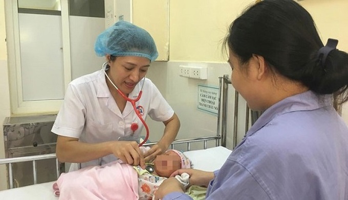 Bé sơ sinh suýt tử vong vì mẹ uống thuốc nam, lá cây lợi sữa - Ảnh 1. Bé sơ sinh suýt tử vong vì mẹ uống thuốc nam, lá cây lợi sữa - Ảnh 1.