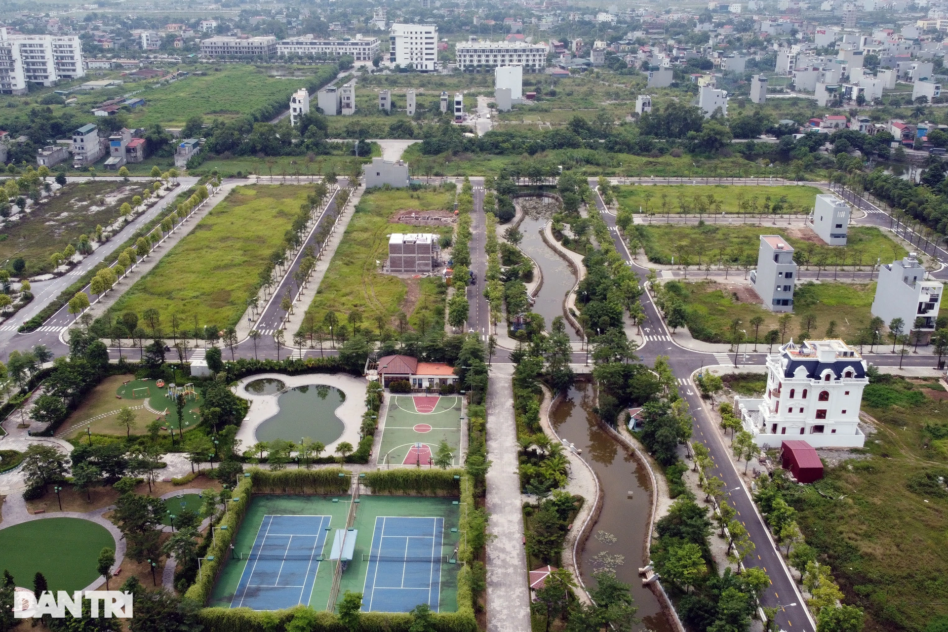 Hoang vắng tại khu đô thị được phân lô bán nền ở Hà Nam - 2 Hoang vắng tại khu đô thị được phân lô bán nền ở Hà Nam - 2