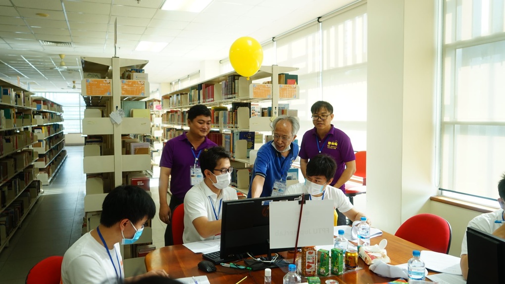 Chàng sinh viên dành cả thanh xuân tham gia các cuộc thi về tin học - 3 Chàng sinh viên dành cả thanh xuân tham gia các cuộc thi về tin học - 3