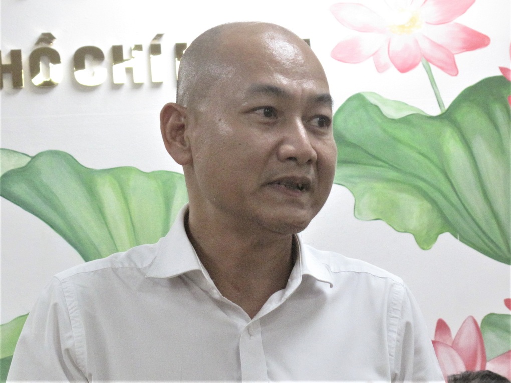 Cây xăng bán nhỏ giọt 20.000 đến 30.000 đồng/người, cơ quan quản lý nói gì? - 1 Cây xăng bán nhỏ giọt 20.000 đến 30.000 đồng/người, cơ quan quản lý nói gì? - 1