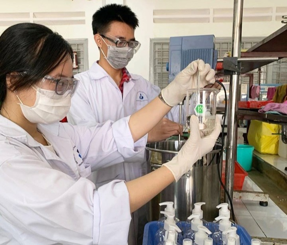 Gần 4 tháng trường đóng cửa vì Covid, hơn 50% sinh viên tốt nghiệp chậm - 1 Gần 4 tháng trường đóng cửa vì Covid, hơn 50% sinh viên tốt nghiệp chậm - 1
